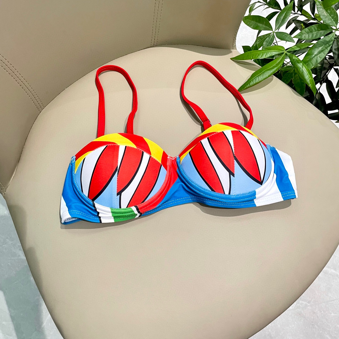  DG分体钢托聚拢泳衣 😍🥰适合多种场景的游泳衣🏊‍♀️海边 游泳池 温泉 水上乐园 漂流都可以😌内搭也