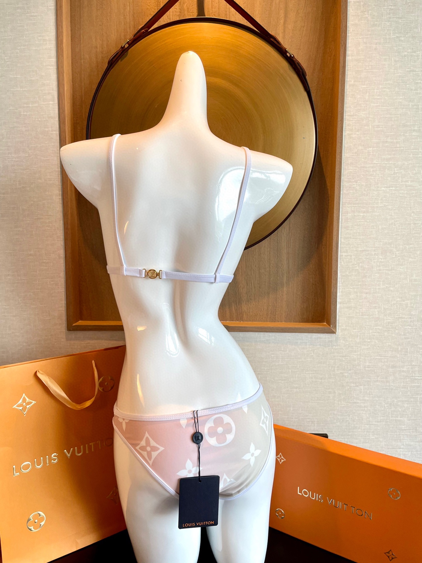  Lv 泳衣😍🥰适合多种场景的游泳衣🏊‍♀️海边 游泳池 温泉 水上乐园 漂流都可以😌内搭也完全可以 连