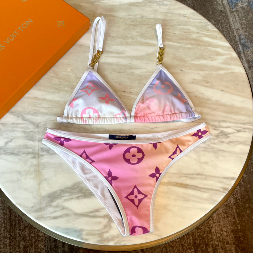  Lv 泳衣😍🥰适合多种场景的游泳衣🏊‍♀️海边 游泳池 温泉 水上乐园 漂流都可以😌内搭也完全可以 连