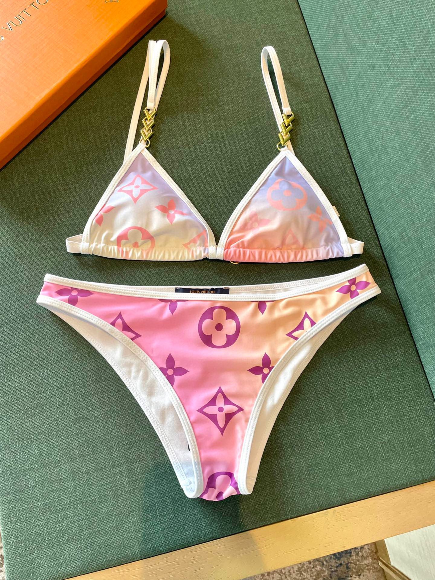  Lv 泳衣😍🥰适合多种场景的游泳衣🏊‍♀️海边 游泳池 温泉 水上乐园 漂流都可以😌内搭也完全可以 连