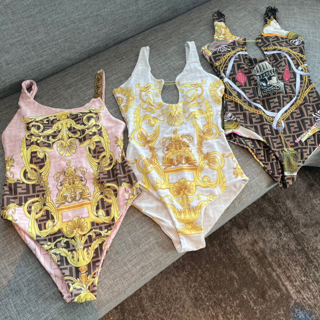  范思哲连体泳衣👙❤️😍🥰适合多种场景的游泳衣🏊‍♀️海边 游泳池 温泉 水上乐园 漂流都可以😌内搭外穿