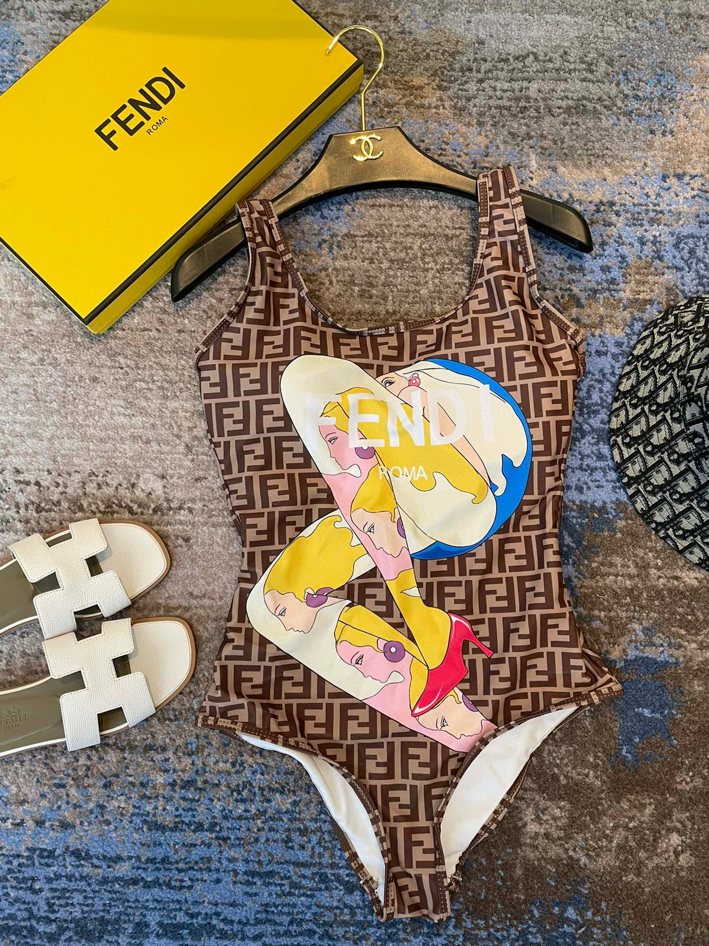  Fendi新款连体泳衣  😍🥰适合多种场景的游泳衣🏊‍♀️海边 游泳池 温泉 水上乐园 漂流都可以😌内
