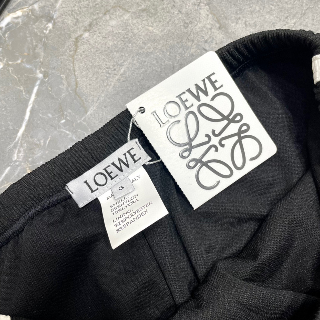  Loewe新款😍🥰适合多种场景的游泳衣🏊‍♀️海边 游泳池 温泉 水上乐园 漂流都可以😌内搭也完全可以