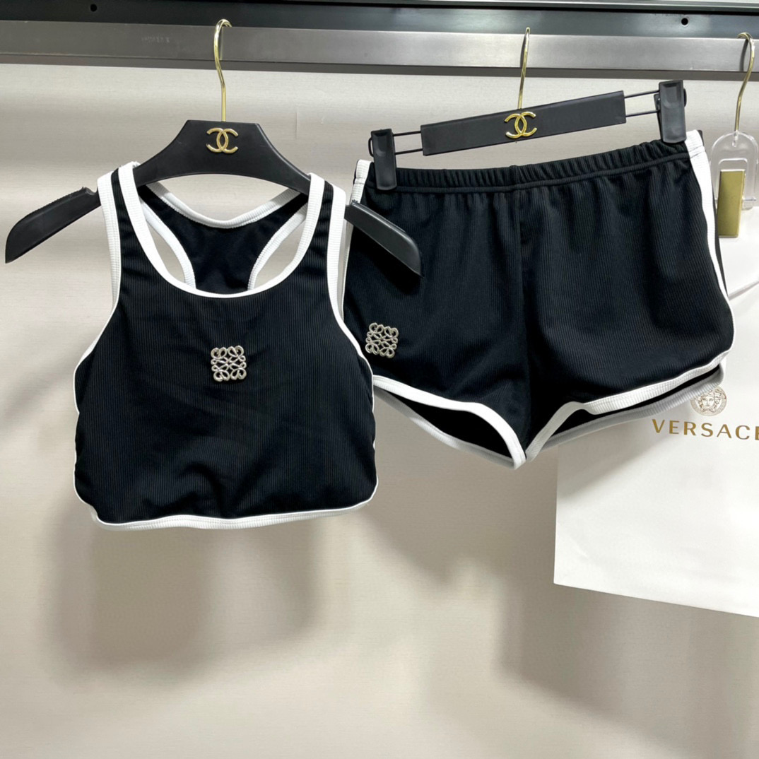  Loewe新款😍🥰适合多种场景的游泳衣🏊‍♀️海边 游泳池 温泉 水上乐园 漂流都可以😌内搭也完全可以