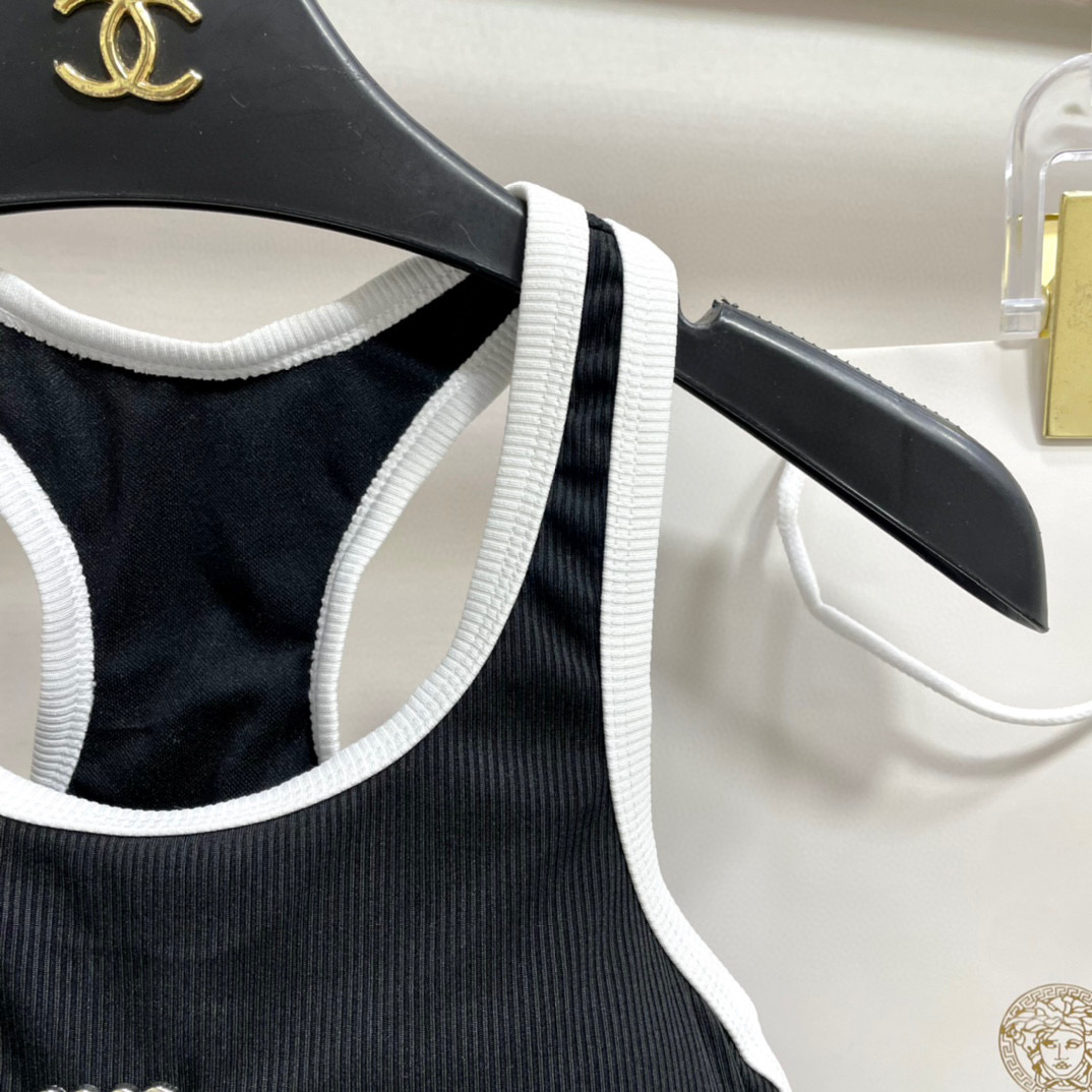  Loewe新款😍🥰适合多种场景的游泳衣🏊‍♀️海边 游泳池 温泉 水上乐园 漂流都可以😌内搭也完全可以