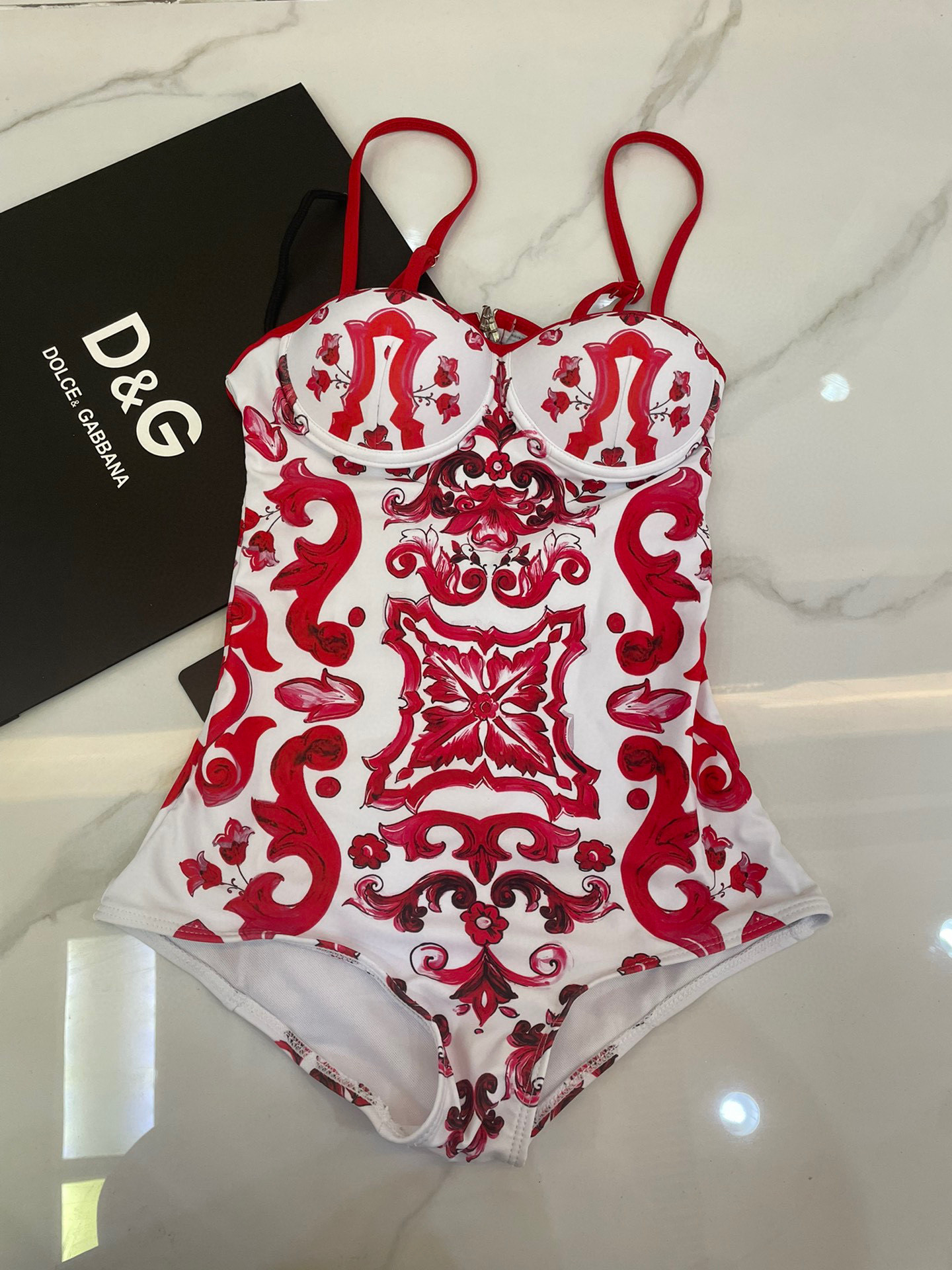  DG吊带钢托聚拢连体泳衣 性感女神🥰😍👙❤️😍🥰适合多种场景的游泳衣🏊‍♀️海边 游泳池 温泉 水上乐