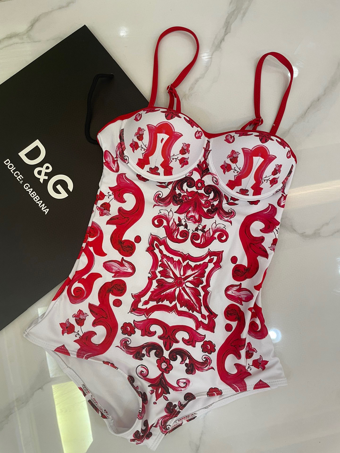  DG吊带钢托聚拢连体泳衣 性感女神🥰😍👙❤️😍🥰适合多种场景的游泳衣🏊‍♀️海边 游泳池 温泉 水上乐