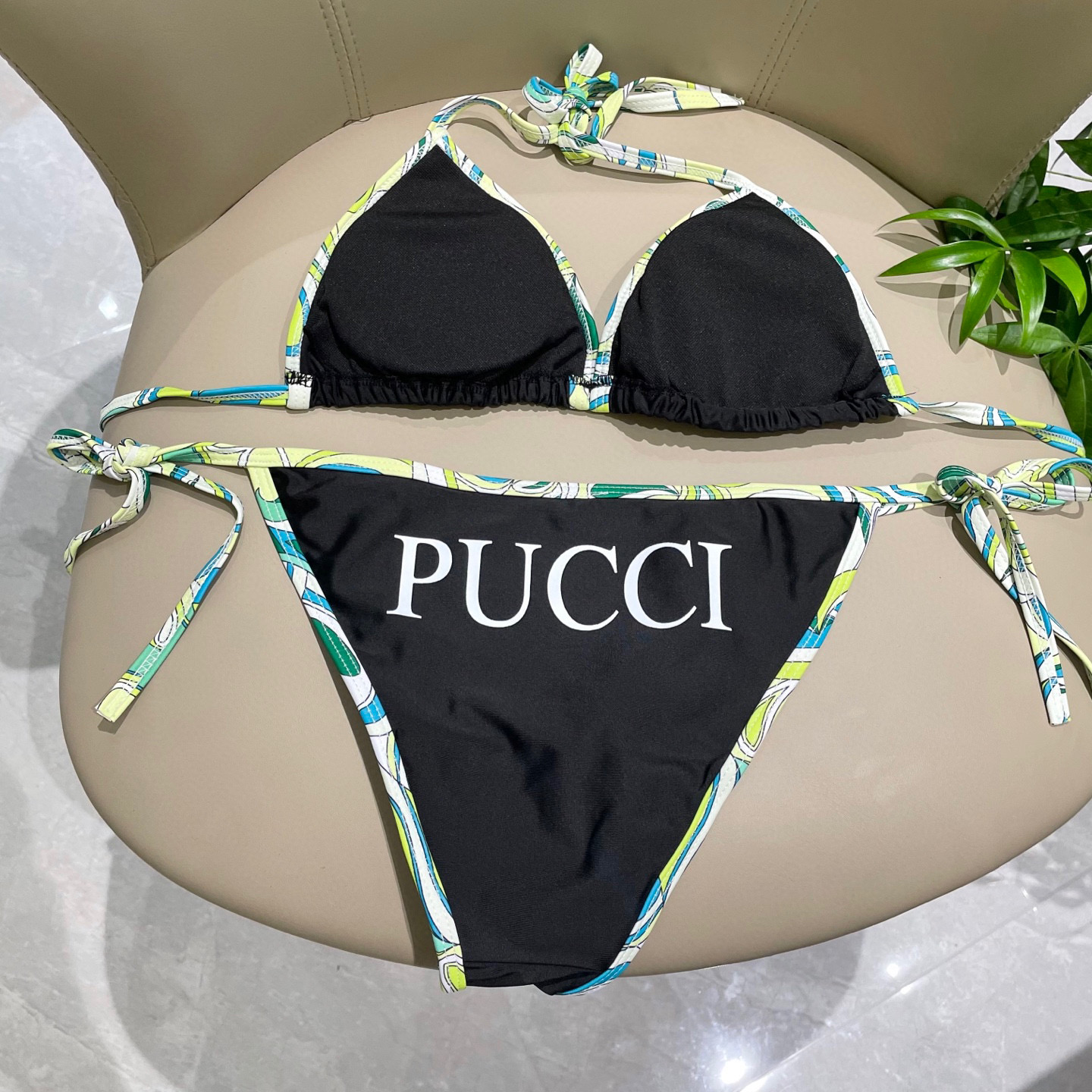 Puccl
专柜新款分体比基尼 😍🥰适合多种场景的游泳衣🏊‍♀️海边 游泳池 温泉 水上乐园 漂流都可