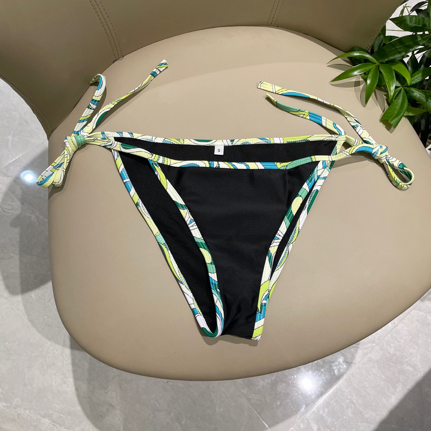  Puccl
专柜新款分体比基尼 😍🥰适合多种场景的游泳衣🏊‍♀️海边 游泳池 温泉 水上乐园 漂流都可