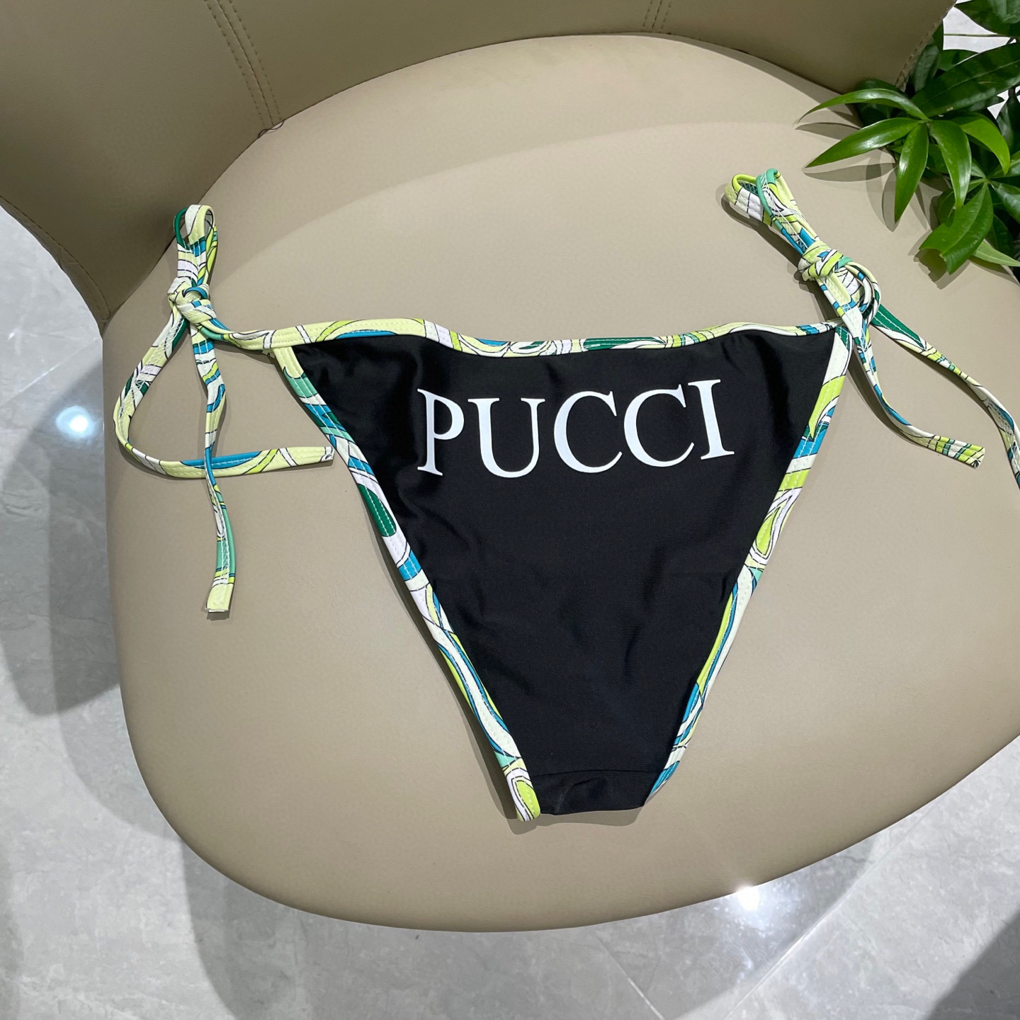  Puccl
专柜新款分体比基尼 😍🥰适合多种场景的游泳衣🏊‍♀️海边 游泳池 温泉 水上乐园 漂流都可