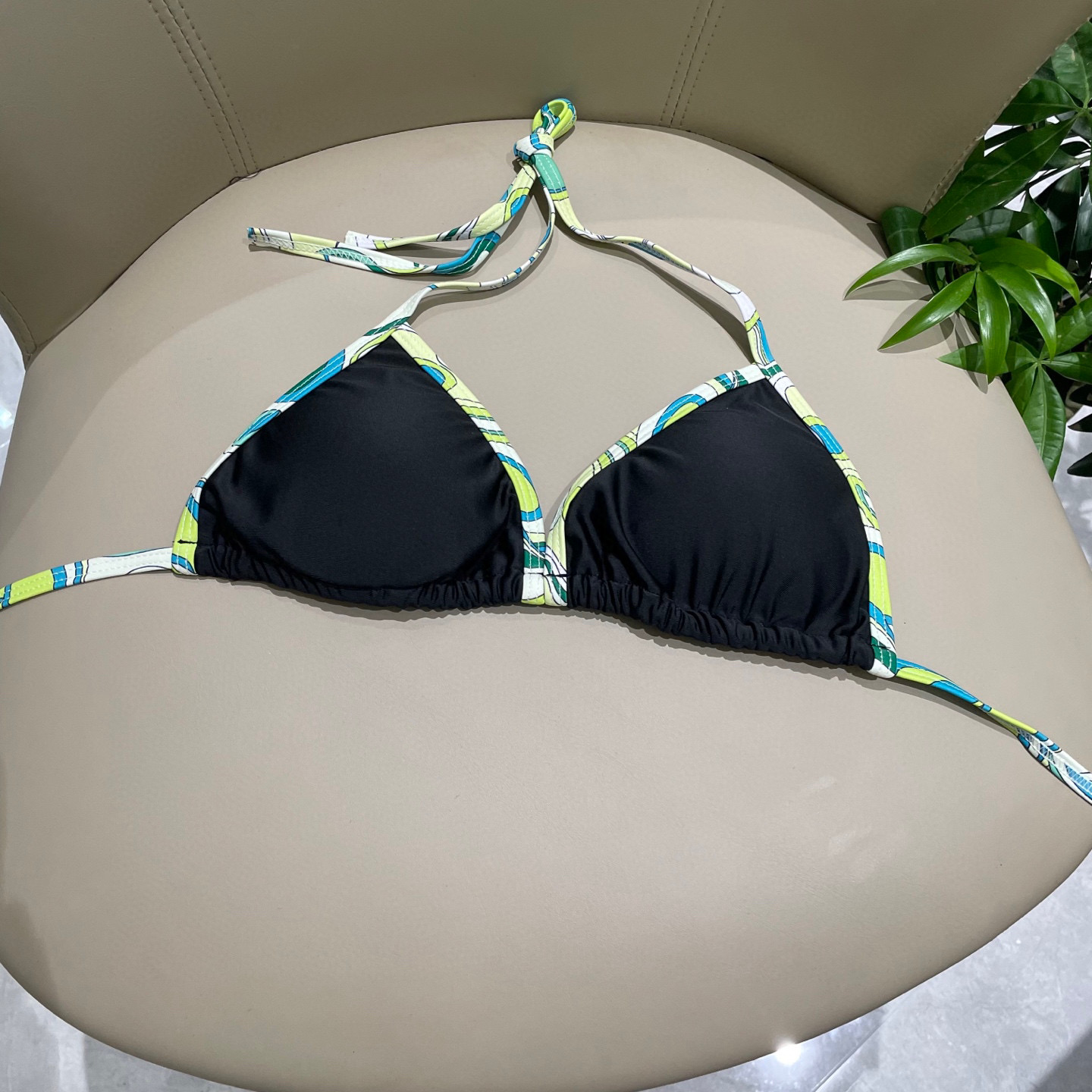  Puccl
专柜新款分体比基尼 😍🥰适合多种场景的游泳衣🏊‍♀️海边 游泳池 温泉 水上乐园 漂流都可