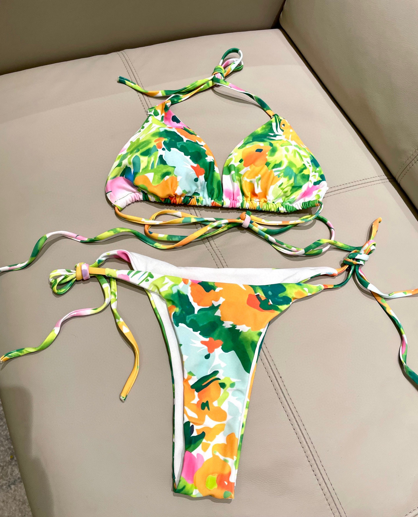  Casablanca专柜新款分体比基尼 😍🥰适合多种场景的游泳衣🏊‍♀️海边 游泳池 温泉 水上乐园 