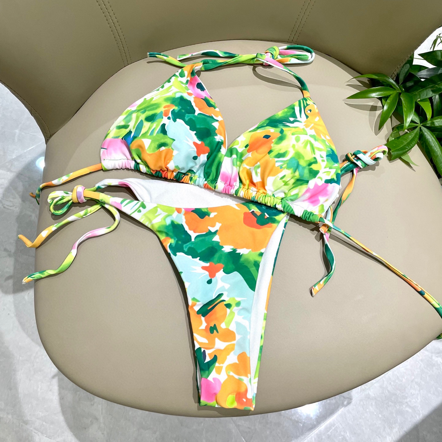  Casablanca专柜新款分体比基尼 😍🥰适合多种场景的游泳衣🏊‍♀️海边 游泳池 温泉 水上乐园 