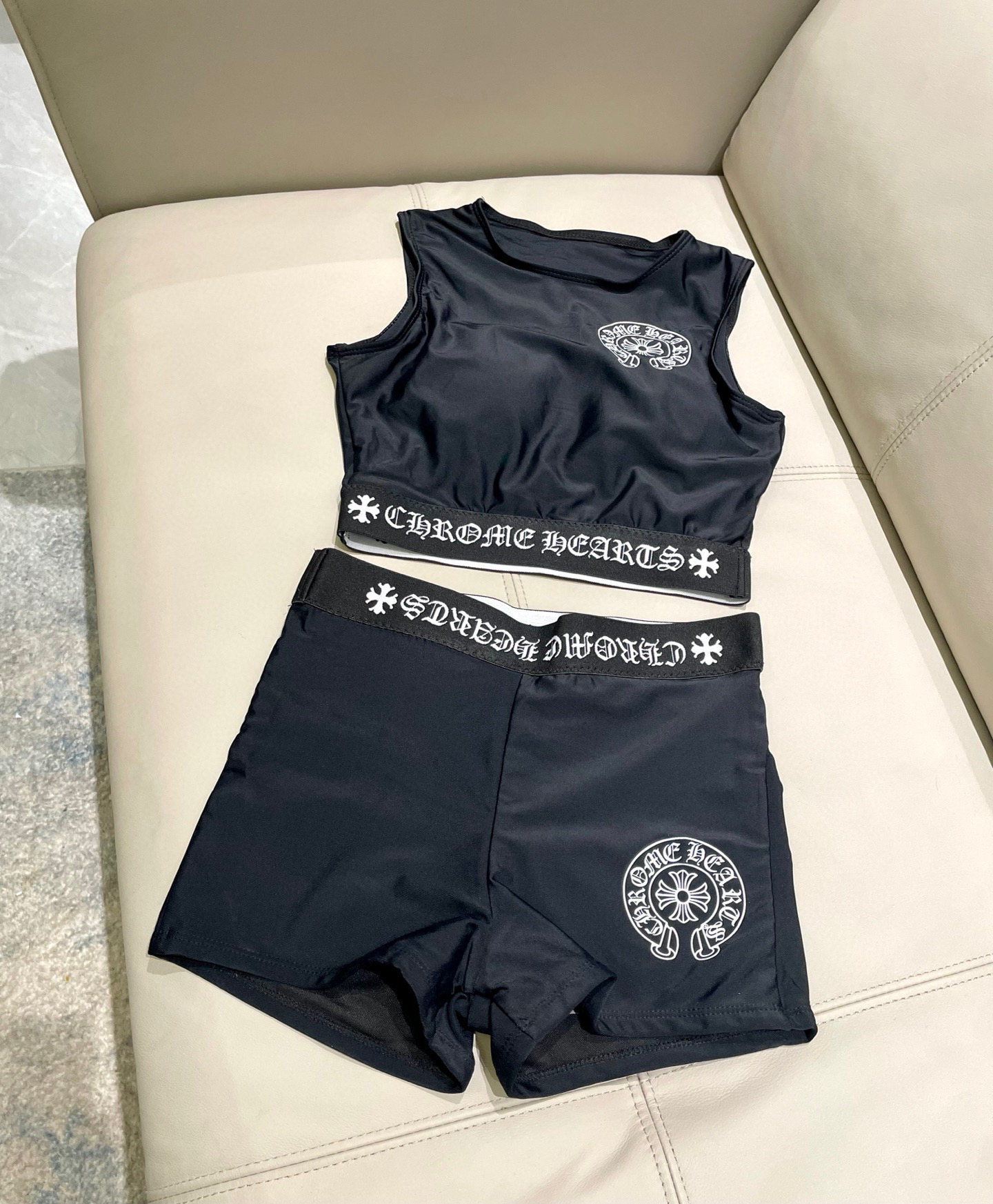  克罗心专柜新款分体😍🥰适合多种场景的游泳衣🏊‍♀️海边 游泳池 温泉 水上乐园 漂流都可以😌内搭也完全