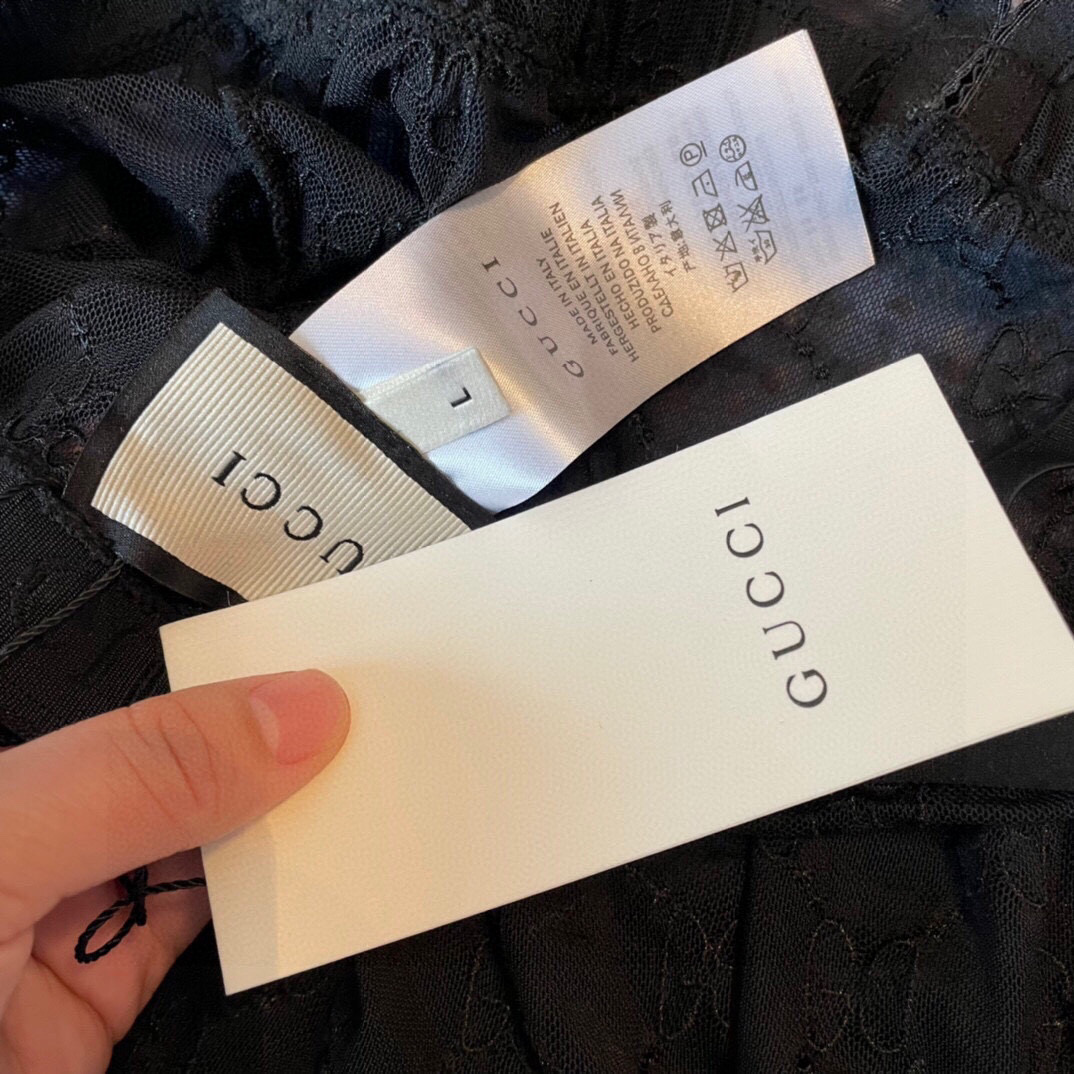  Gucci古奇新款网纱泳衣👙 上身超级棒！同步各大专柜发售，自然而然呈现时尚感！十分减龄，具有年轻活力