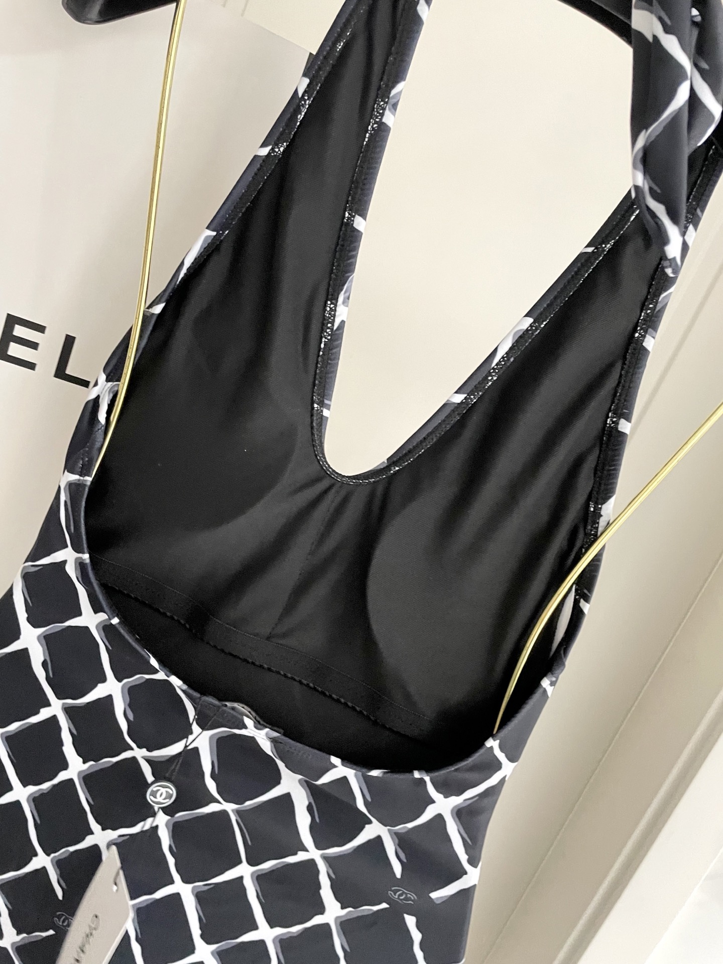 Chanel 新款泳衣😍🥰适合多种场景的游泳衣🏊‍♀️海边 游泳池 温泉 水上乐园 漂流都可以😌内搭也