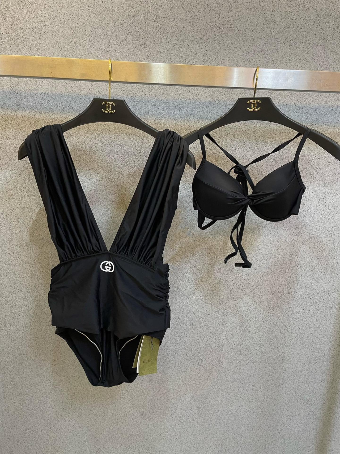  GG印花专柜新款（带胸垫）😍🥰适合多种场景的游泳衣🏊‍♀️海边 游泳池 温泉 水上乐园 漂流都可以😌内