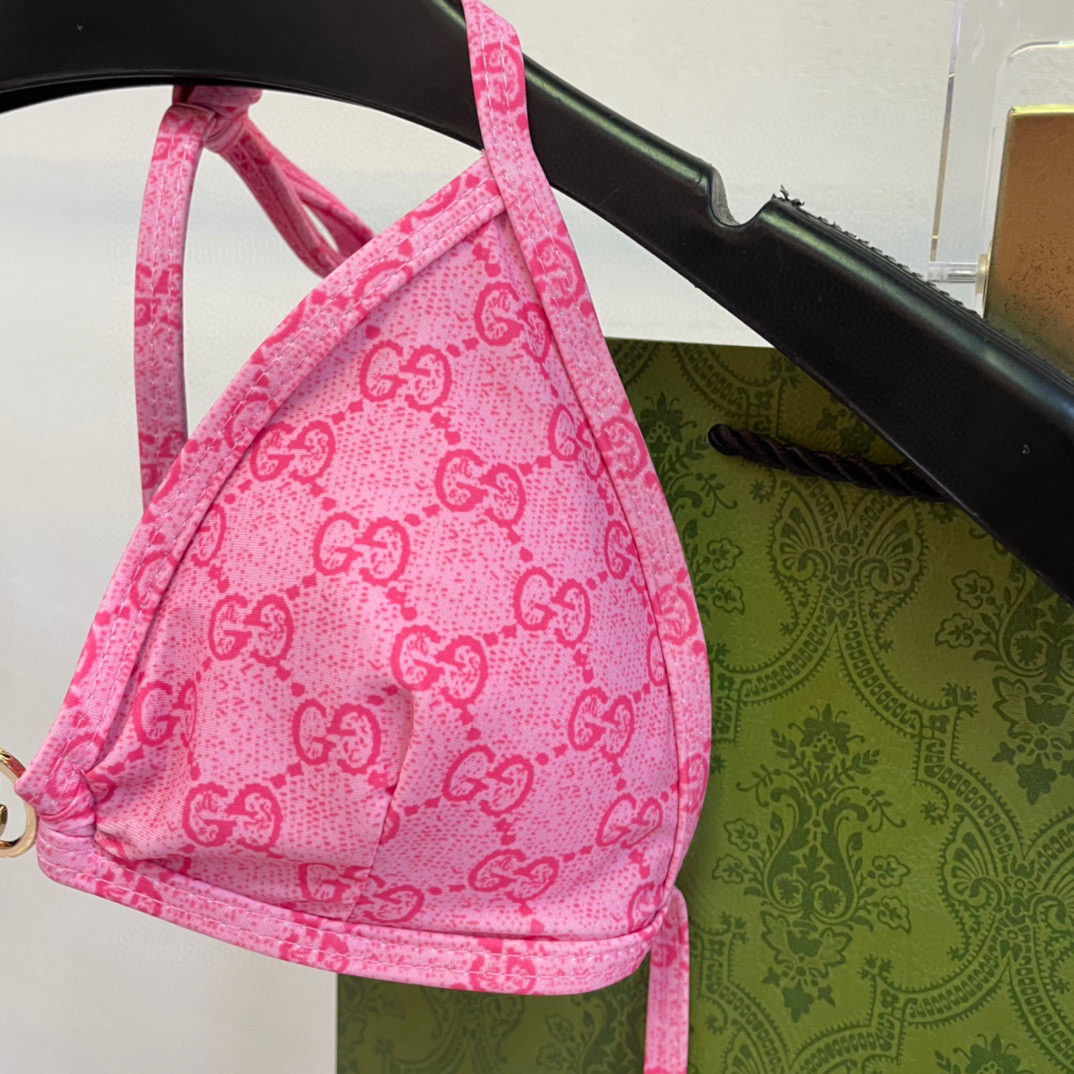  Gucci古奇新款比基尼泳衣👙❤️😍🥰适合多种场景的游泳衣🏊‍♀️海边 游泳池 温泉 水上乐园 漂流都