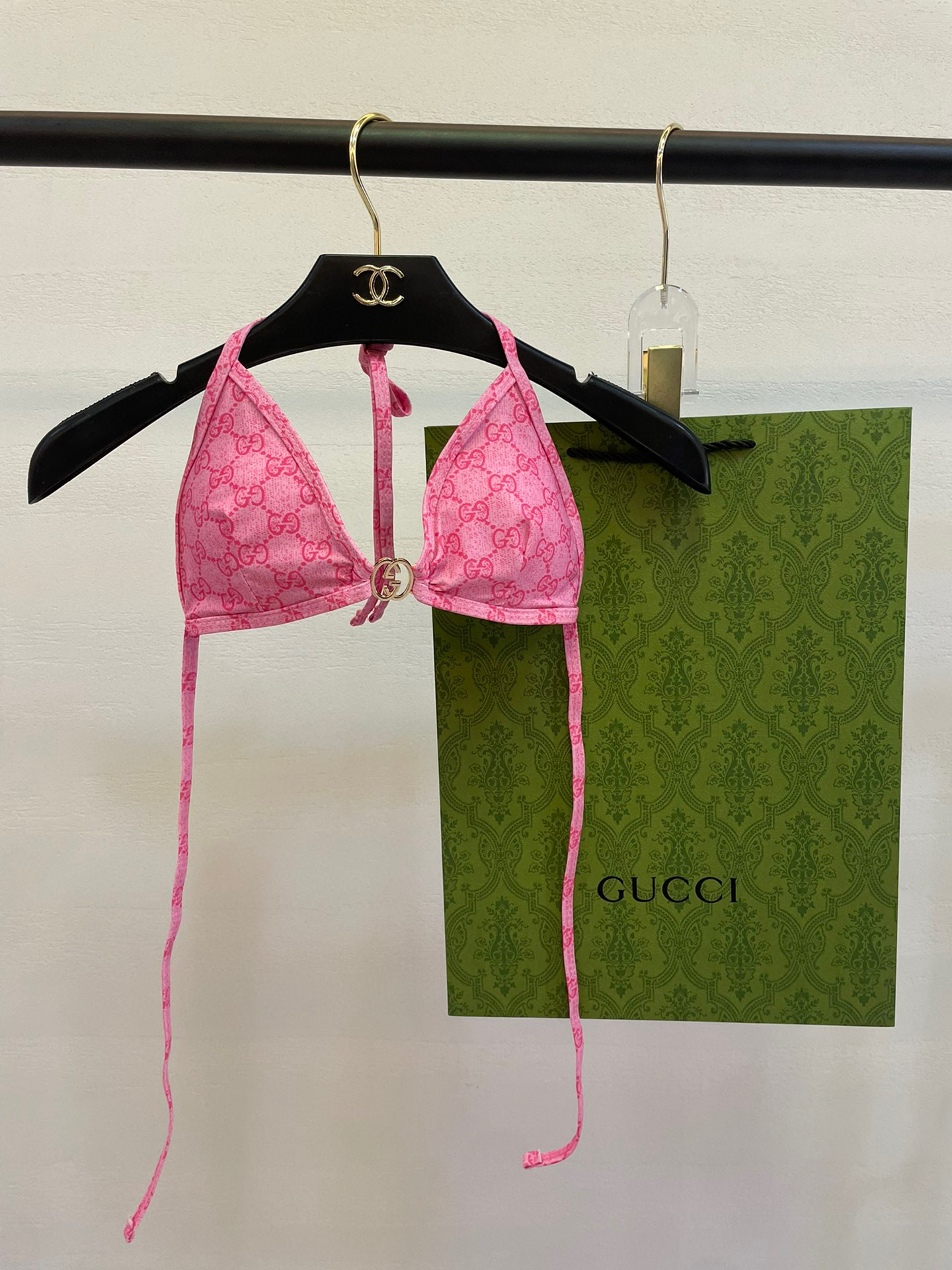  Gucci古奇新款比基尼泳衣👙❤️😍🥰适合多种场景的游泳衣🏊‍♀️海边 游泳池 温泉 水上乐园 漂流都