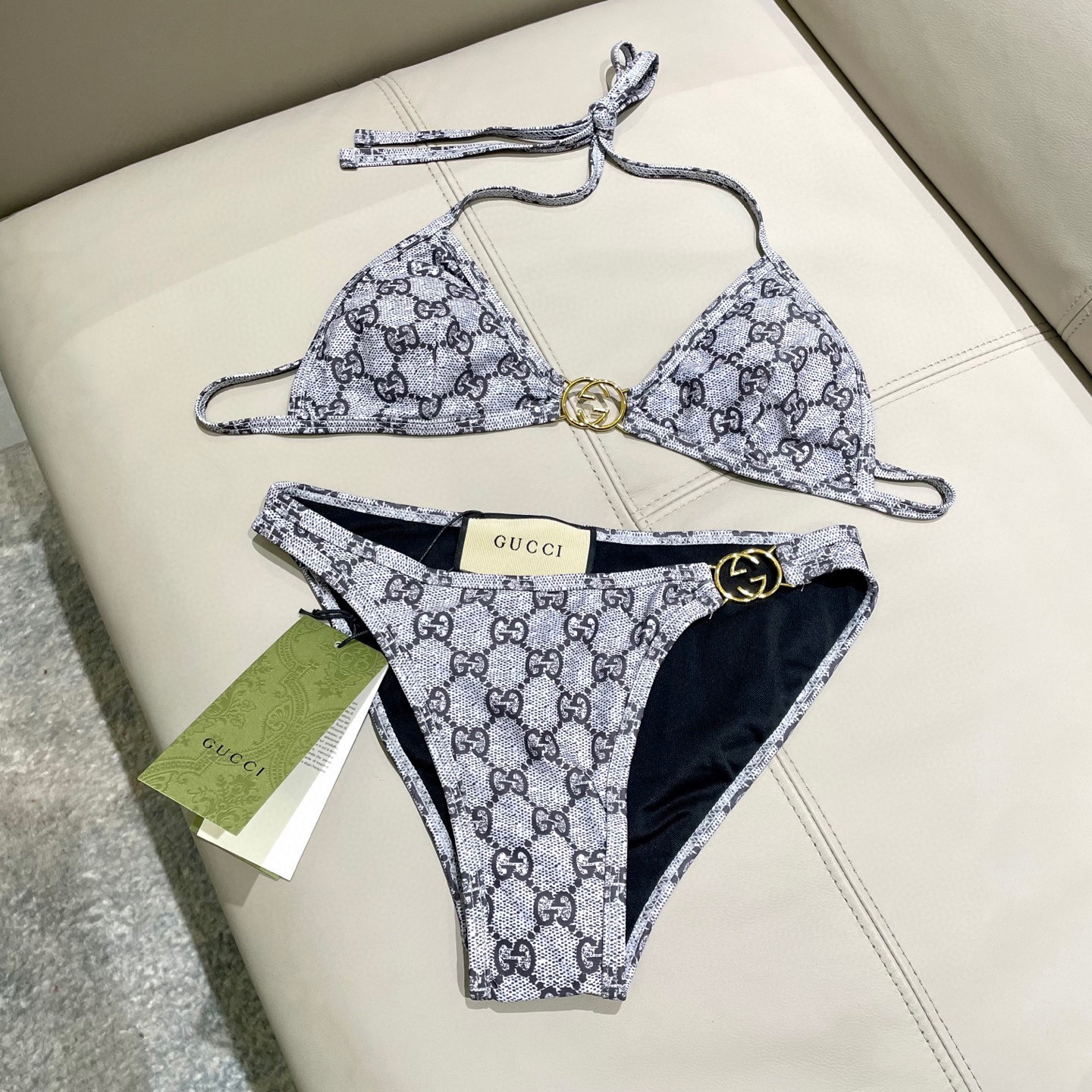 Gucci古奇新款比基尼泳衣👙❤️😍🥰适合多种场景的游泳衣🏊‍♀️海边 游泳池 温泉 水上乐园 漂流都