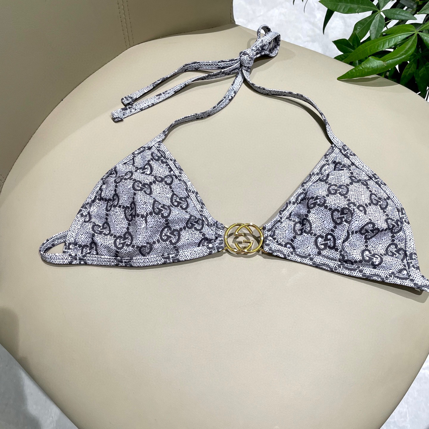  Gucci古奇新款比基尼泳衣👙❤️😍🥰适合多种场景的游泳衣🏊‍♀️海边 游泳池 温泉 水上乐园 漂流都