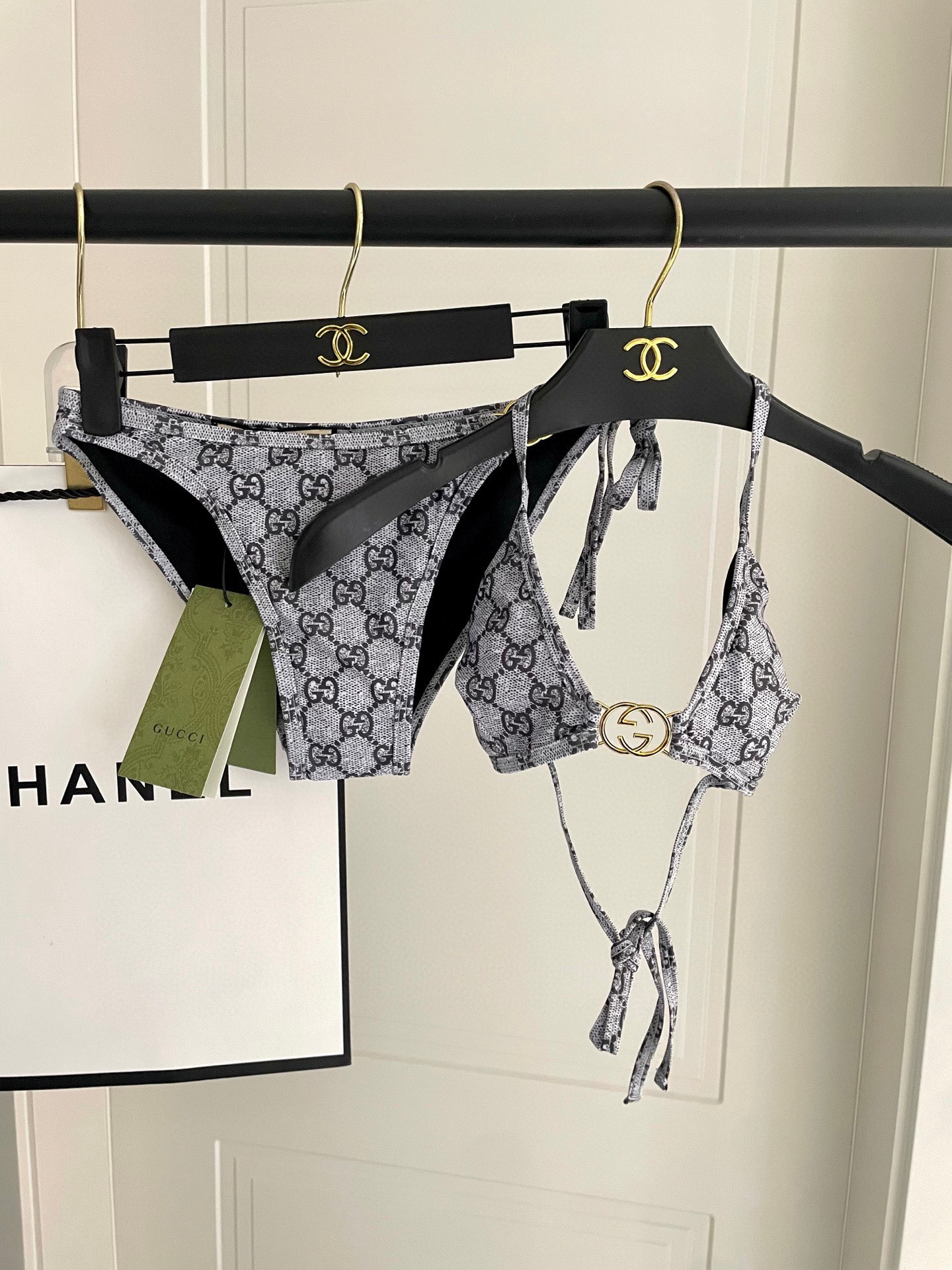  Gucci古奇新款比基尼泳衣👙❤️😍🥰适合多种场景的游泳衣🏊‍♀️海边 游泳池 温泉 水上乐园 漂流都
