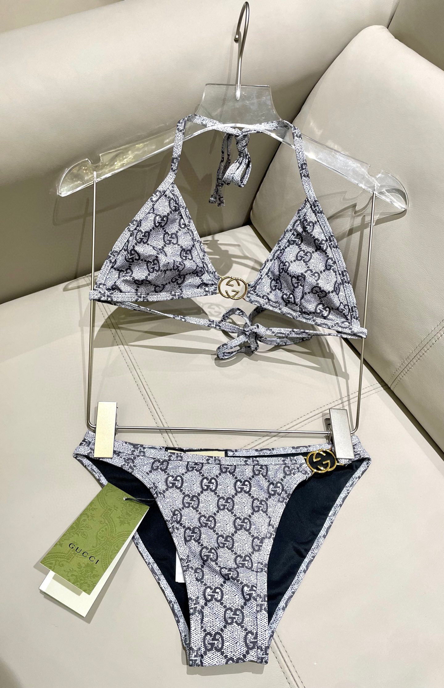  Gucci古奇新款比基尼泳衣👙❤️😍🥰适合多种场景的游泳衣🏊‍♀️海边 游泳池 温泉 水上乐园 漂流都