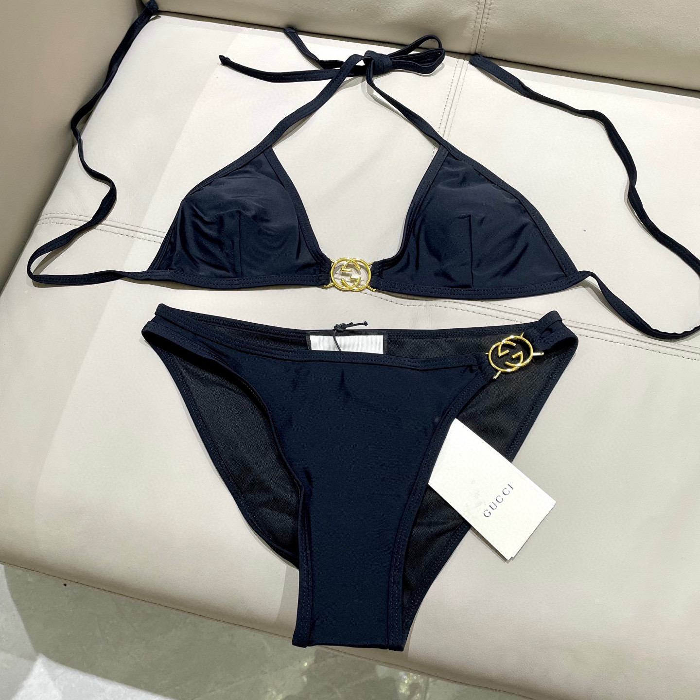  Gucci古奇新款比基尼泳衣👙❤️😍🥰适合多种场景的游泳衣🏊‍♀️海边 游泳池 温泉 水上乐园 漂流都