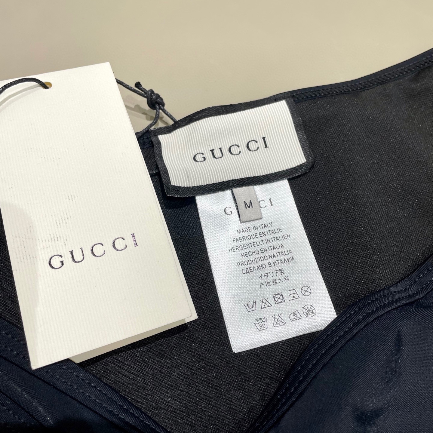  Gucci古奇新款比基尼泳衣👙❤️😍🥰适合多种场景的游泳衣🏊‍♀️海边 游泳池 温泉 水上乐园 漂流都