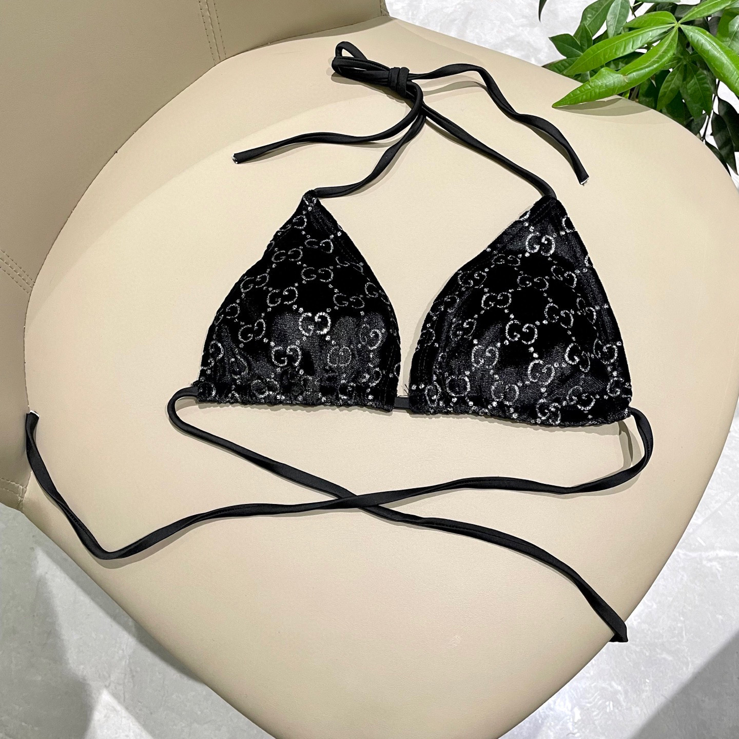  Gucci丝绒分体比基尼😍🥰适合多种场景的游泳衣🏊‍♀️海边 游泳池 温泉 水上乐园 漂流都可以😌内搭