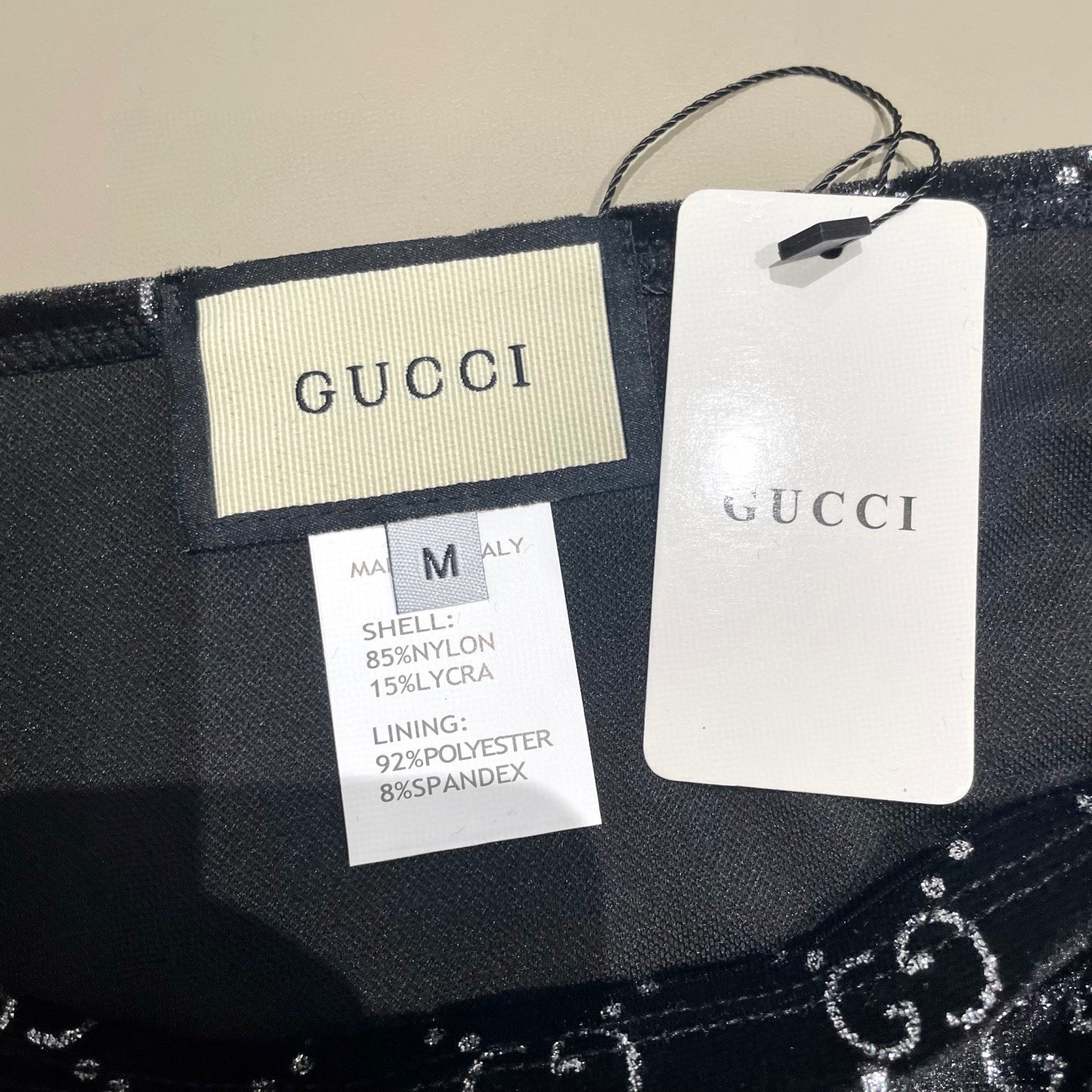  Gucci丝绒分体比基尼😍🥰适合多种场景的游泳衣🏊‍♀️海边 游泳池 温泉 水上乐园 漂流都可以😌内搭