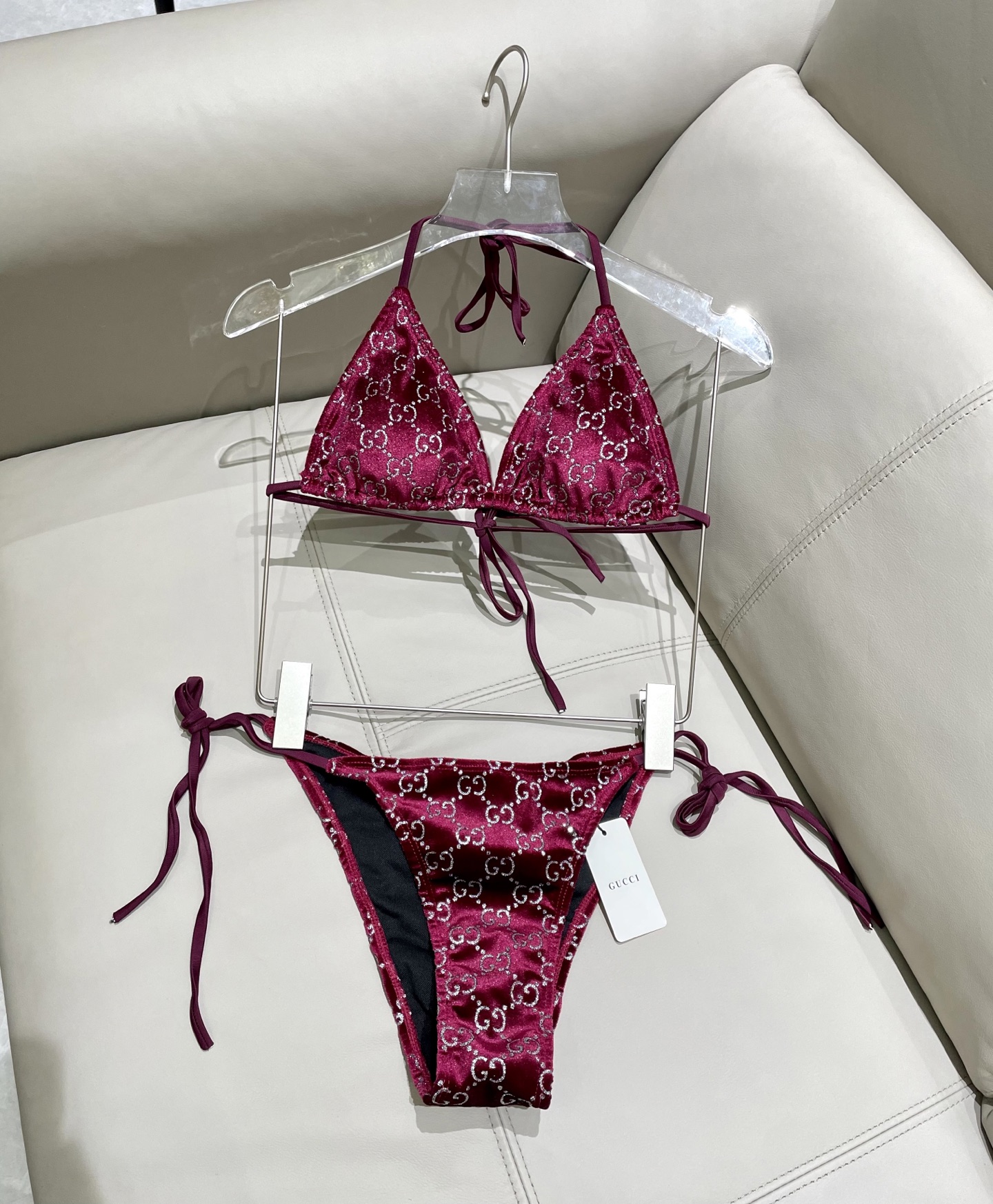  Gucci丝绒分体比基尼😍🥰适合多种场景的游泳衣🏊‍♀️海边 游泳池 温泉 水上乐园 漂流都可以😌内搭