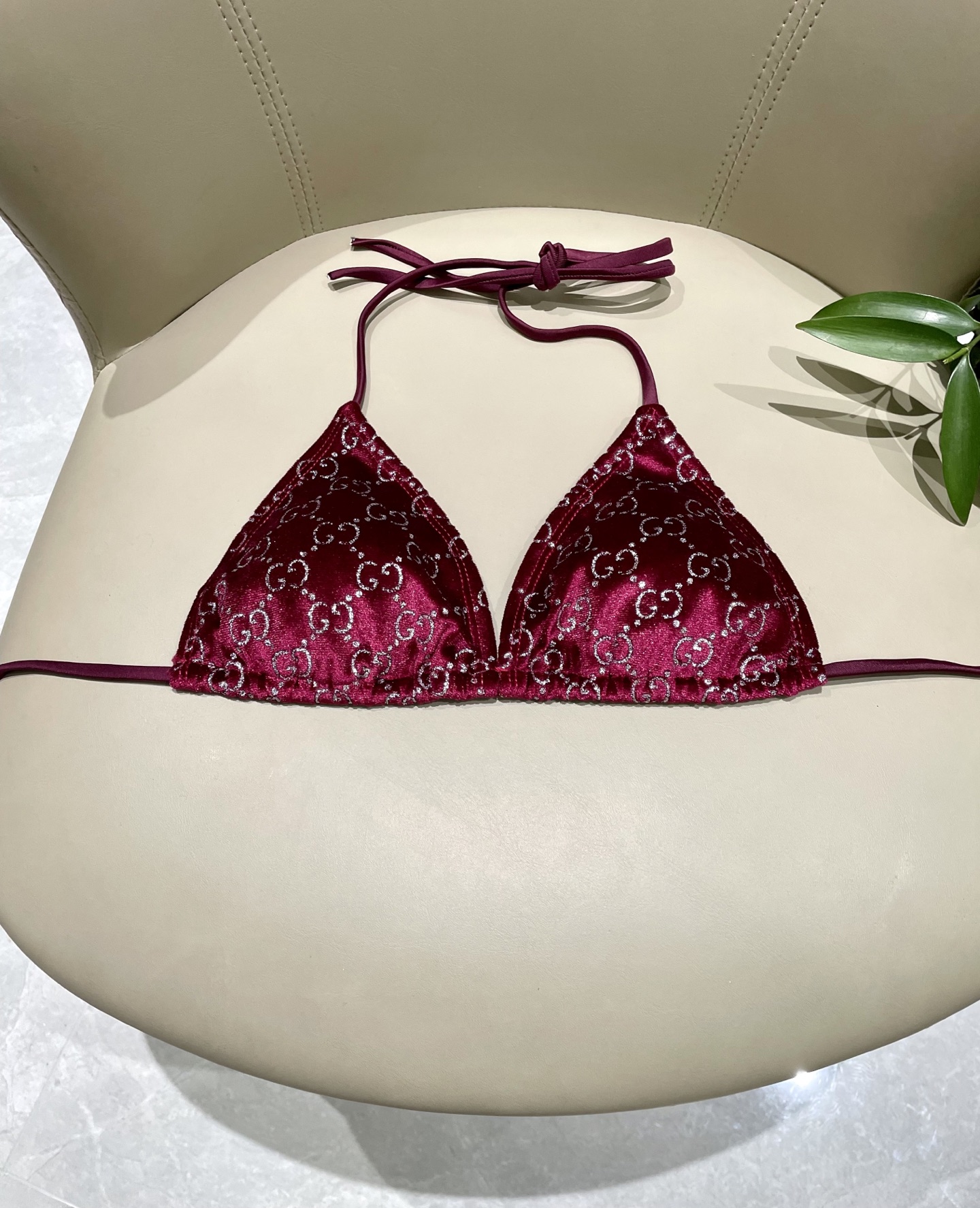  Gucci丝绒分体比基尼😍🥰适合多种场景的游泳衣🏊‍♀️海边 游泳池 温泉 水上乐园 漂流都可以😌内搭