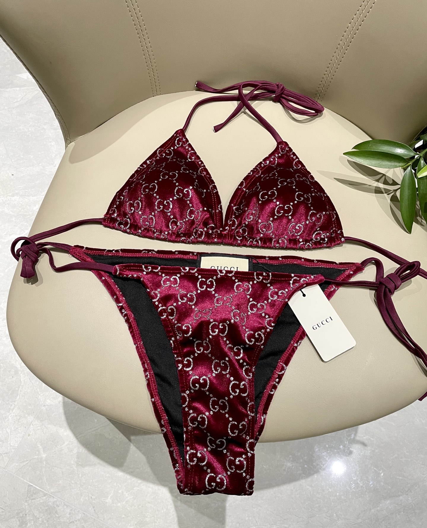  Gucci丝绒分体比基尼😍🥰适合多种场景的游泳衣🏊‍♀️海边 游泳池 温泉 水上乐园 漂流都可以😌内搭