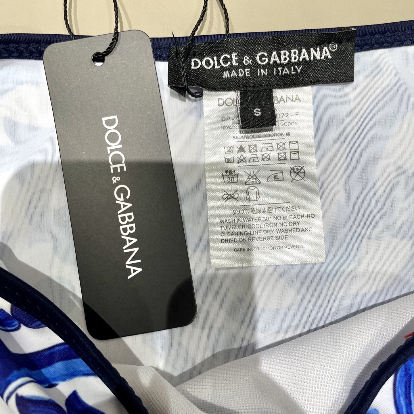  DG新款分体泳衣 带胸托😍🥰适合多种场景的游泳衣🏊‍♀️海边 游泳池 温泉 水上乐园 漂流都可以😌内搭
