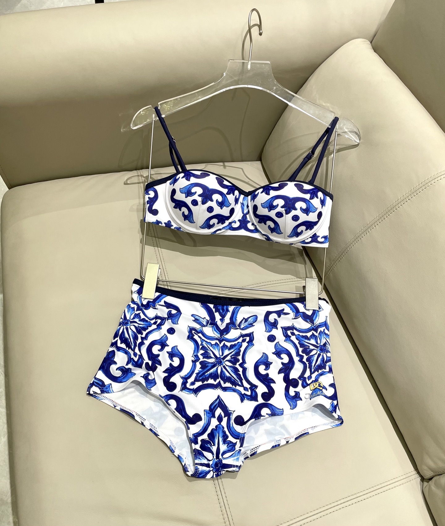  DG新款分体泳衣 带胸托😍🥰适合多种场景的游泳衣🏊‍♀️海边 游泳池 温泉 水上乐园 漂流都可以😌内搭