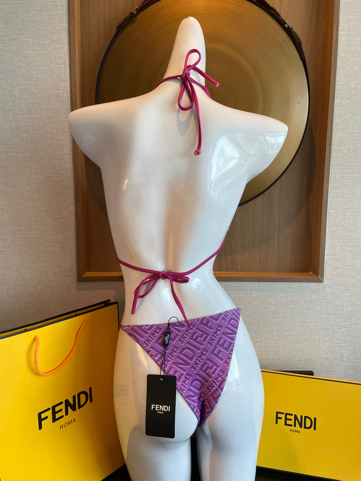  Fend新款SKIMS联名定制双面穿比基尼泳衣~字母logo印花系带挂脖文胸内衣+三角裤两件套装，卡其