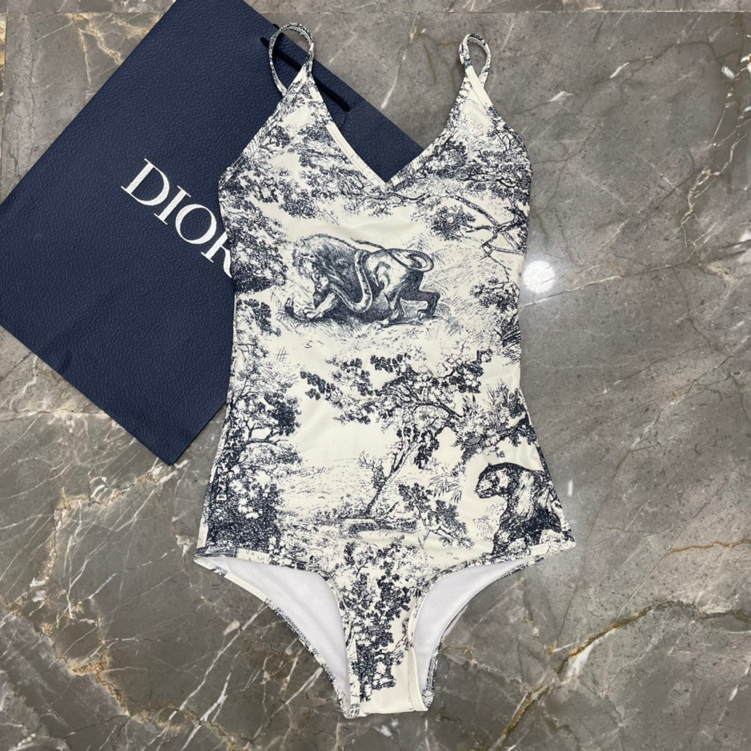  Dior新款性感连体泳衣 😍🥰适合多种场景的游泳衣🏊‍♀️海边 游泳池 温泉 水上乐园 漂流都可以😌内