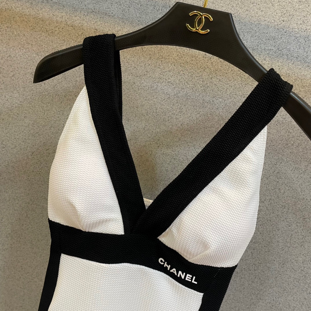  Chanel新款泳衣😍🥰适合多种场景的游泳衣🏊‍♀️海边 游泳池 温泉 水上乐园 漂流都可以😌内搭也完