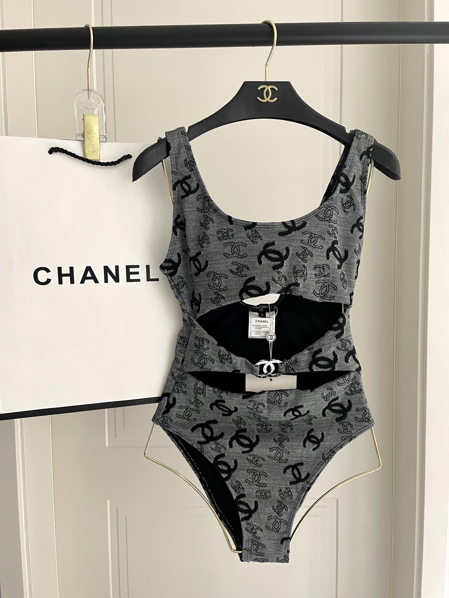  Chanel新款提花连体体式泳衣👙❤️😍🥰适合多种场景的游泳衣🏊‍♀️海边 游泳池 温泉 水上乐园 漂