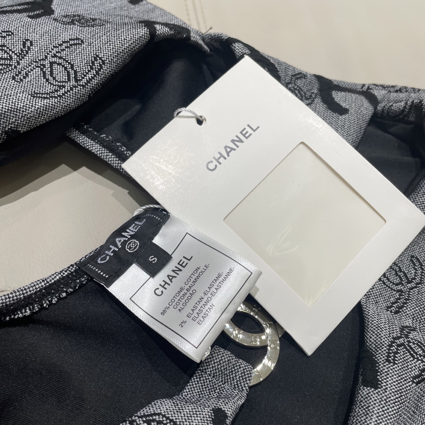  Chanel新款提花连体体式泳衣👙❤️😍🥰适合多种场景的游泳衣🏊‍♀️海边 游泳池 温泉 水上乐园 漂