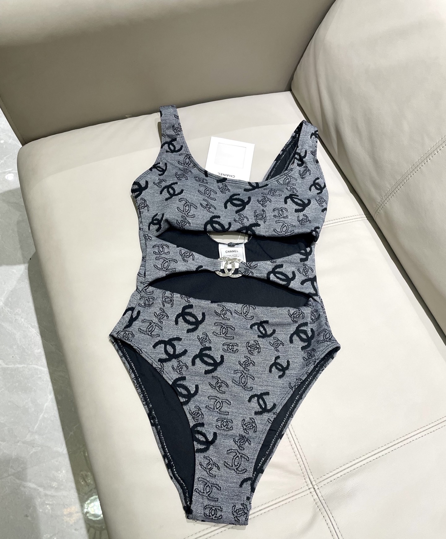  Chanel新款提花连体体式泳衣👙❤️😍🥰适合多种场景的游泳衣🏊‍♀️海边 游泳池 温泉 水上乐园 漂