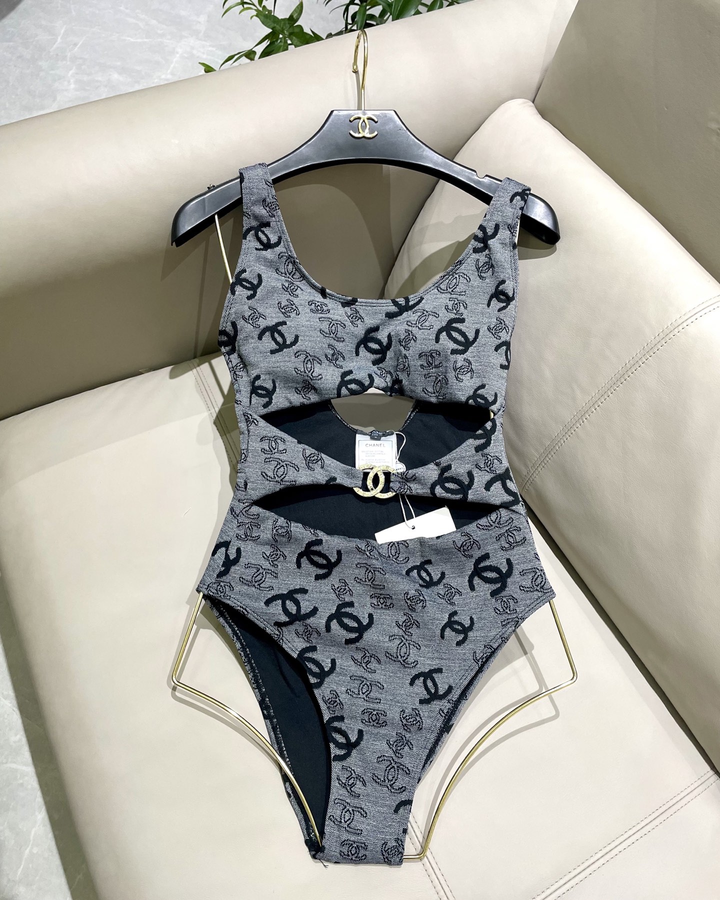  Chanel新款提花连体体式泳衣👙❤️😍🥰适合多种场景的游泳衣🏊‍♀️海边 游泳池 温泉 水上乐园 漂