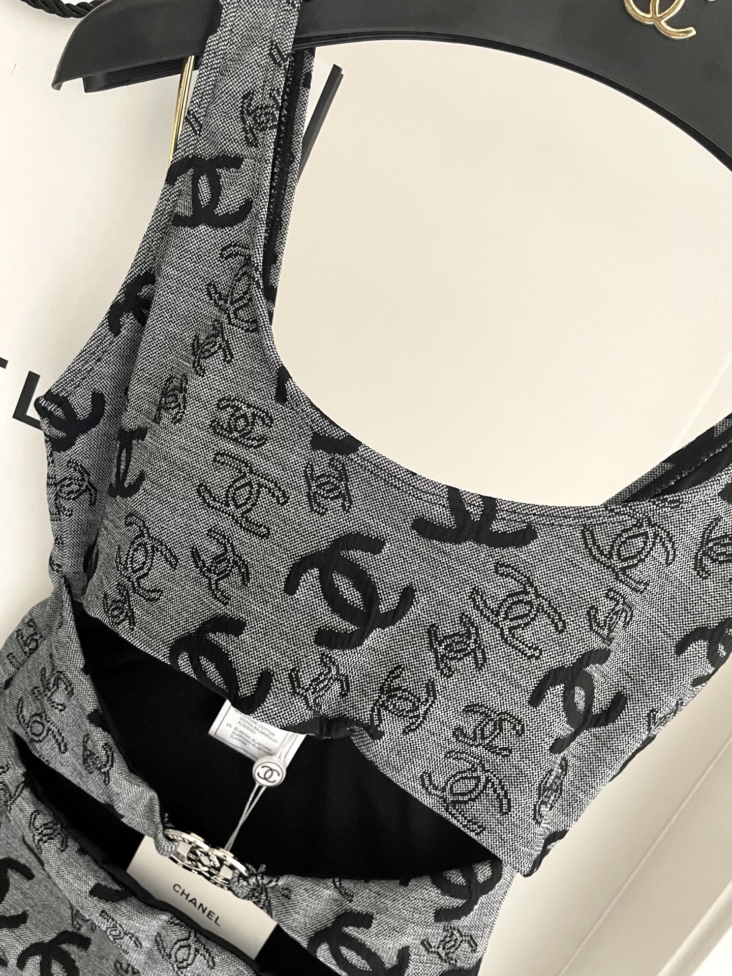  Chanel新款提花连体体式泳衣👙❤️😍🥰适合多种场景的游泳衣🏊‍♀️海边 游泳池 温泉 水上乐园 漂