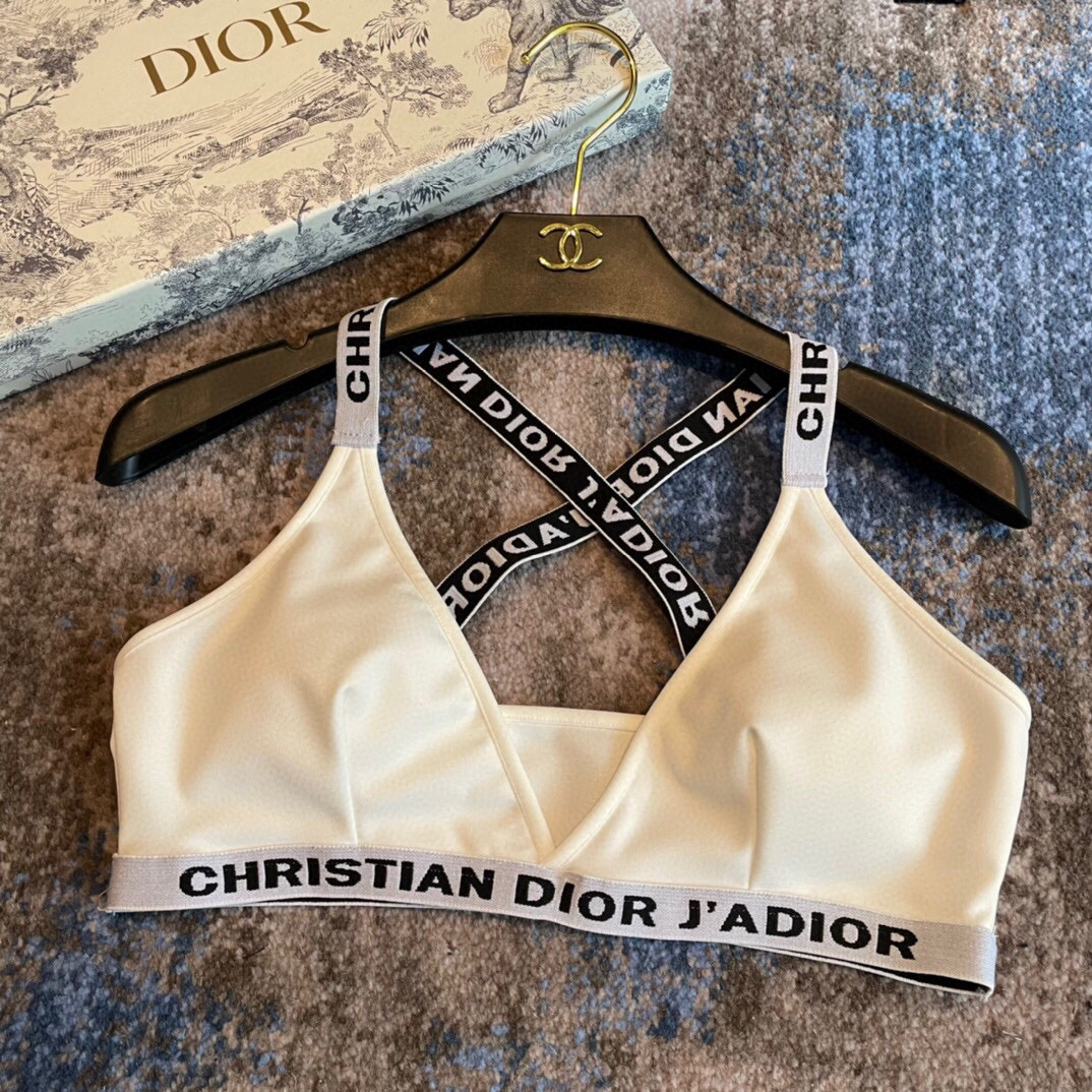  Dior迪奥分体式泳衣👙❤️😍🥰适合多种场景的游泳衣🏊‍♀️海边 游泳池 温泉 水上乐园 漂流都可以😌