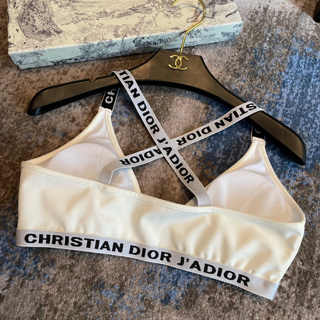  Dior迪奥分体式泳衣👙❤️😍🥰适合多种场景的游泳衣🏊‍♀️海边 游泳池 温泉 水上乐园 漂流都可以😌