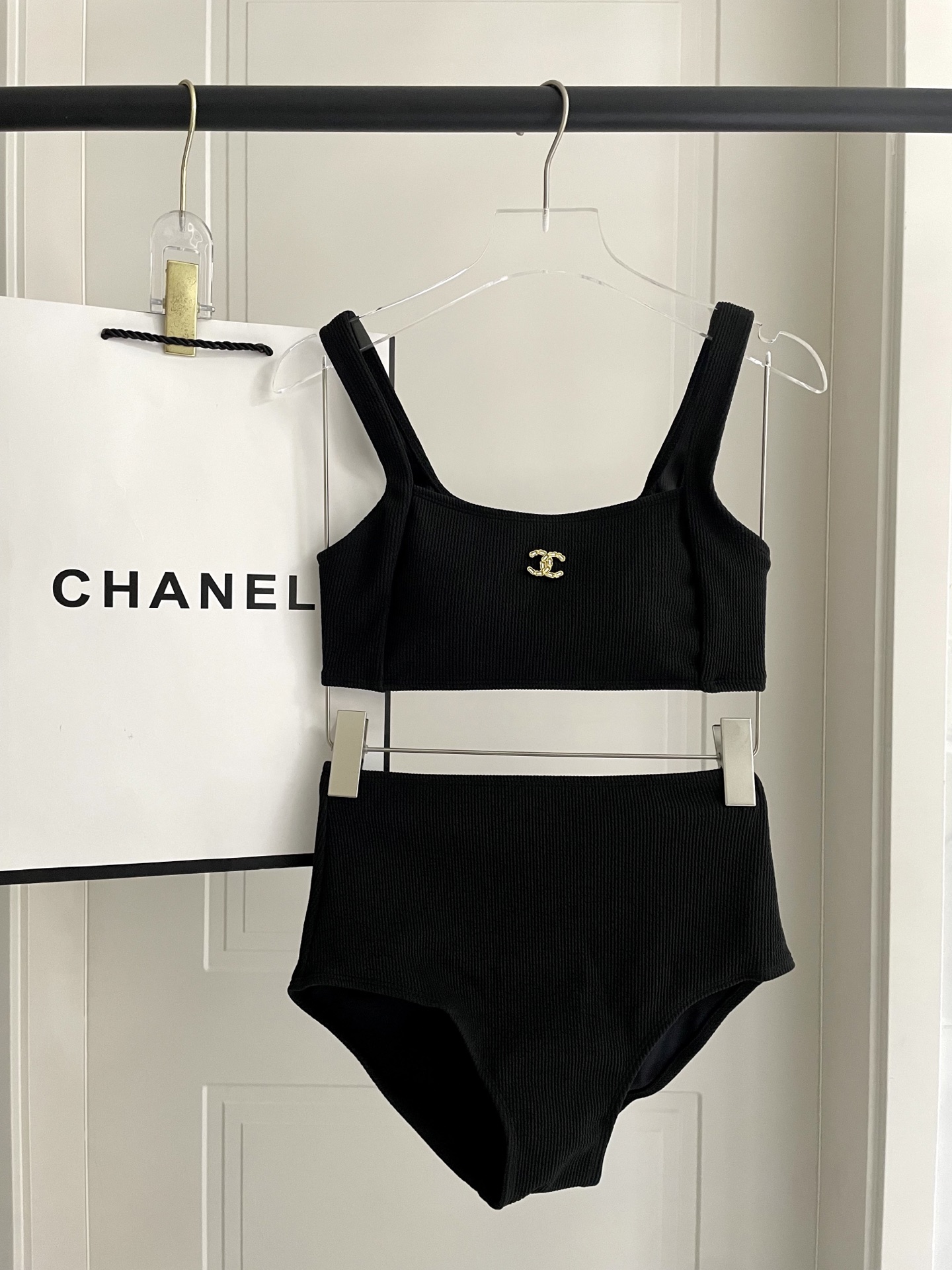  Chanel专柜新款分体泳衣😍🥰适合多种场景的游泳衣🏊‍♀️海边 游泳池 温泉 水上乐园 漂流都可以😌