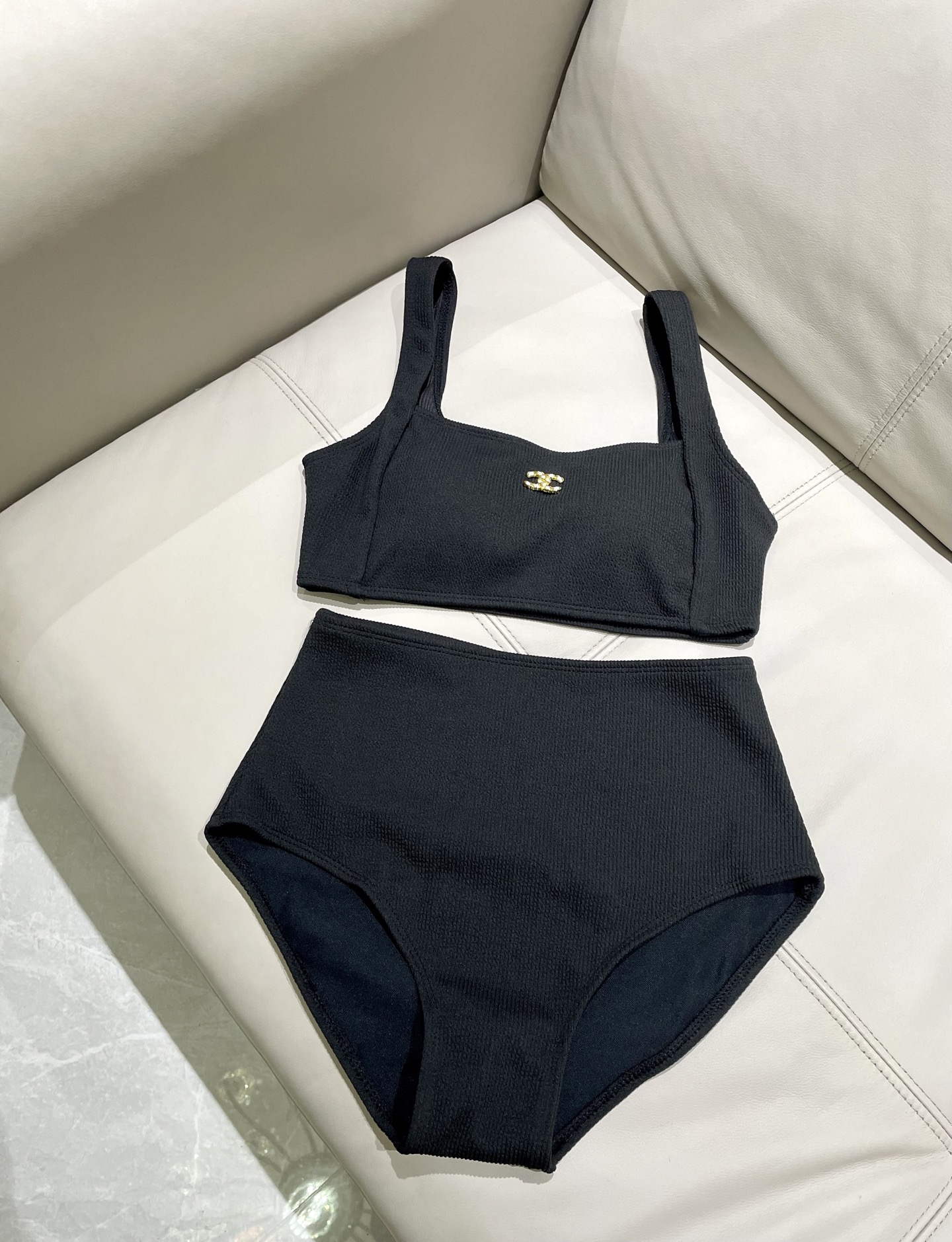  Chanel专柜新款分体泳衣😍🥰适合多种场景的游泳衣🏊‍♀️海边 游泳池 温泉 水上乐园 漂流都可以😌