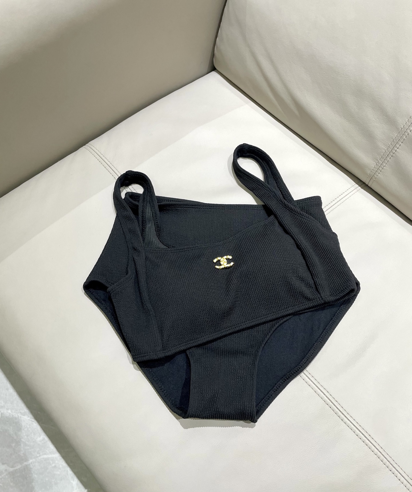  Chanel专柜新款分体泳衣😍🥰适合多种场景的游泳衣🏊‍♀️海边 游泳池 温泉 水上乐园 漂流都可以😌