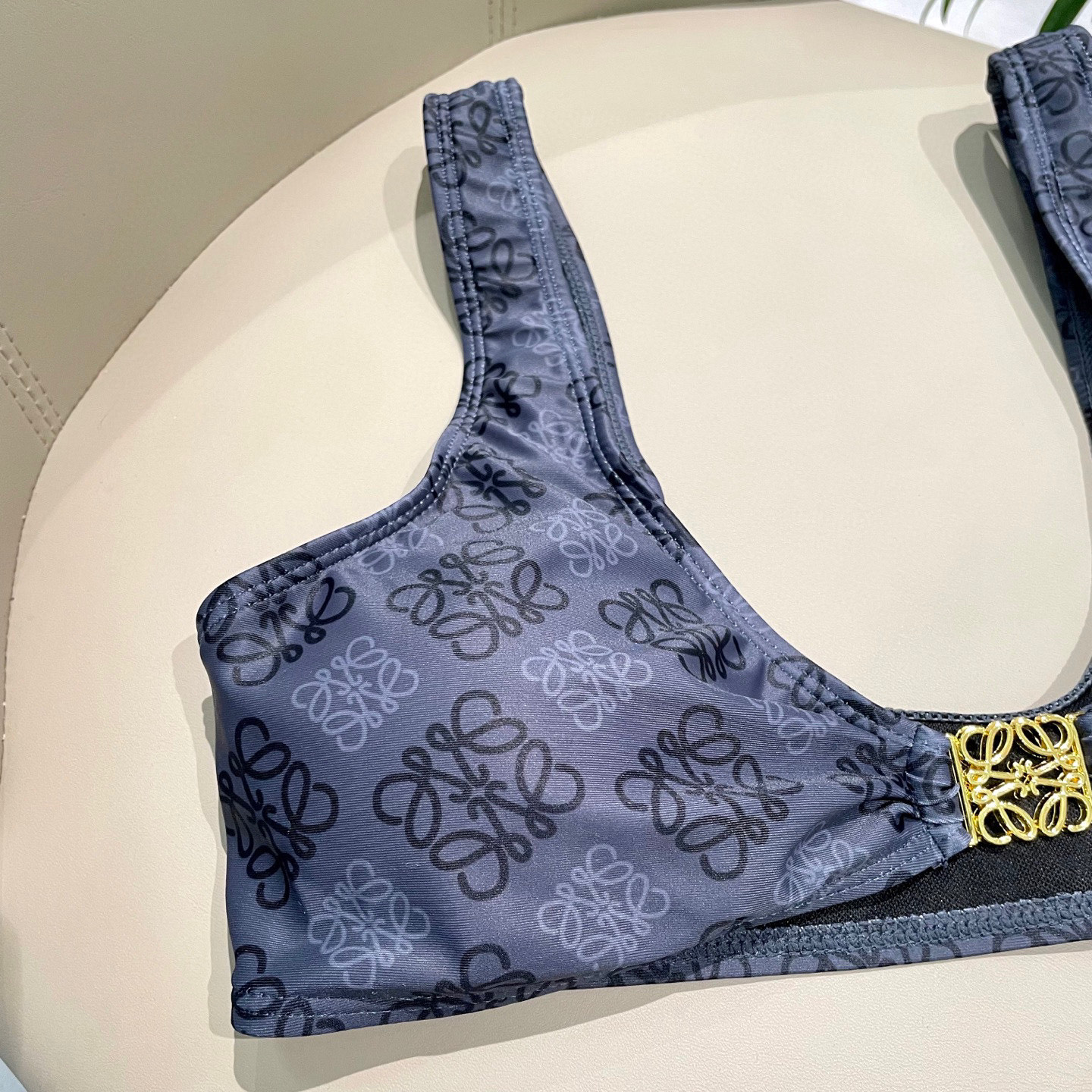  罗意威专柜新款 对版五金😍🥰适合多种场景的游泳衣🏊‍♀️海边 游泳池 温泉 水上乐园 漂流都可以😌内搭